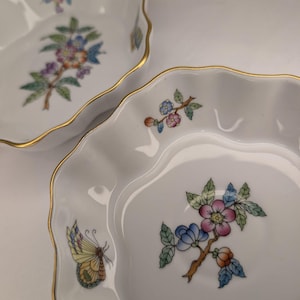 Set of Herend Hexagonal Bowls – Queen Victoria Pattern (5&quot; Diameter)