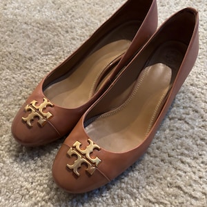 Used Tory Burch Cap Toe Leather Pumps