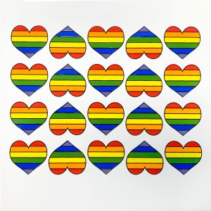 Op de afbeelding: Een witte achtergrond met vierentwintig regenboog harten gerangschikt in vier rijen van zes harten. De harten zijn zwart omlijnd en gevuld met de kleuren van de regenboog, beginnend met rood bovenaan en eindigend met paars onderaan.
