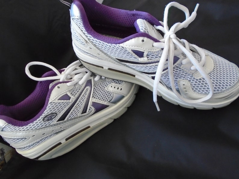 dr scholls walking shoes