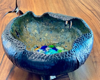 Duża, rustykalna, ceramiczna misa rzeźbiarska. Ręcznie wykonana ceramika inspirowana oceanem.