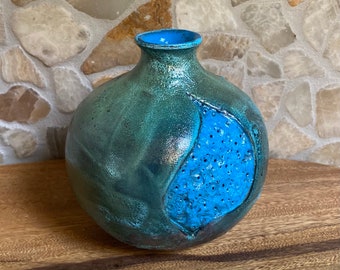 Raku ceramic pottery green vase. Textured organic emerald green and turquoise luster vase. Raku handmade rustic pot. Contemporary pottery.