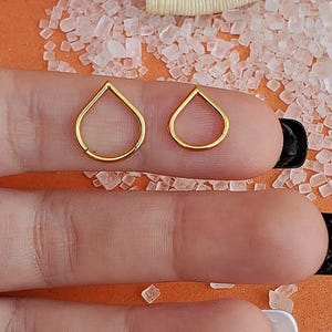 Triangle Septum nose ring|  V-shaped Nose Ring | Teardrop Hinged Clicker Hoop| chevron septum| Septum Piercing| | Gold Silver 10/8MM