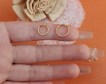 316L Stahl gehämmert Septum Hoop Ring | 16G Scharnier-Septum Clicker | Silber Nasenpiercing Ring | Septum Schmuck 8 mm / 10 mm