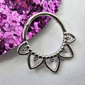 16G/1.2MM 316L Steel Floral Septum Hoop - Hinged Hoop - Septum Nose Piercing Ring -Flower Clicker - Daith - Hinged Clicker 1.2*10/8mm Silver