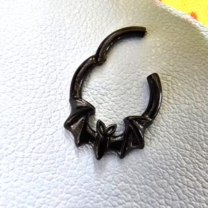16G Bat Clicker Hoop -Septum Clicker - Unique Cute Black Septum Ring -Cartilage Piercing - Nose Ring  - Weird Septum Rings - Nose Ring 8mm