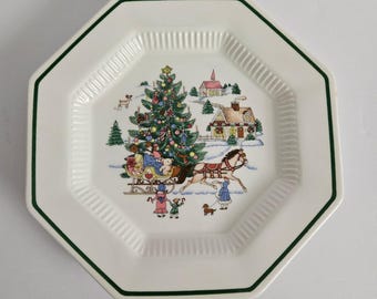 Nikko Classic Collection Christmastime , 5 Dinner Plates Japan