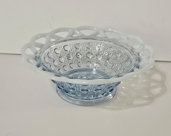 Vintage Imperial Glas Katy Blau Opalisierende Schüssel Geöffnete Spitzenbesatz-Cane & Knöpfe