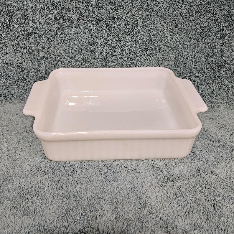 Vintage 1452 Anchor Hocking Fire King Ribbed Oven Proof White 8" Square(02)
