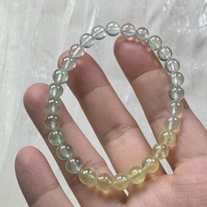 Refreshing Handmade Icy 6mm Natural Gradient Yellow and Green Prehnite Bracelet/Gemstone Bracelet/Crystal Bracelet bild 2