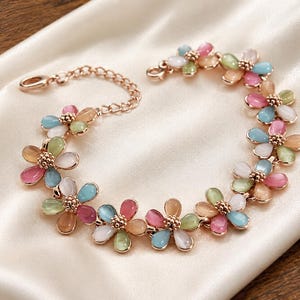 Födelseblommaarmband, Daisy Cat Eye-armband i roséguld, färgglada pastellblommor i cottagecore-stil med kokett, present till henne