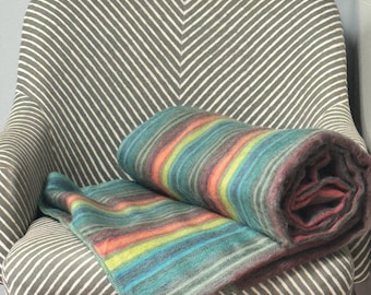 Luxuriöse handgewebte Alpaka Decke - Gestreifte Teal Horizon - Weich & Leichtes Boho Dekor