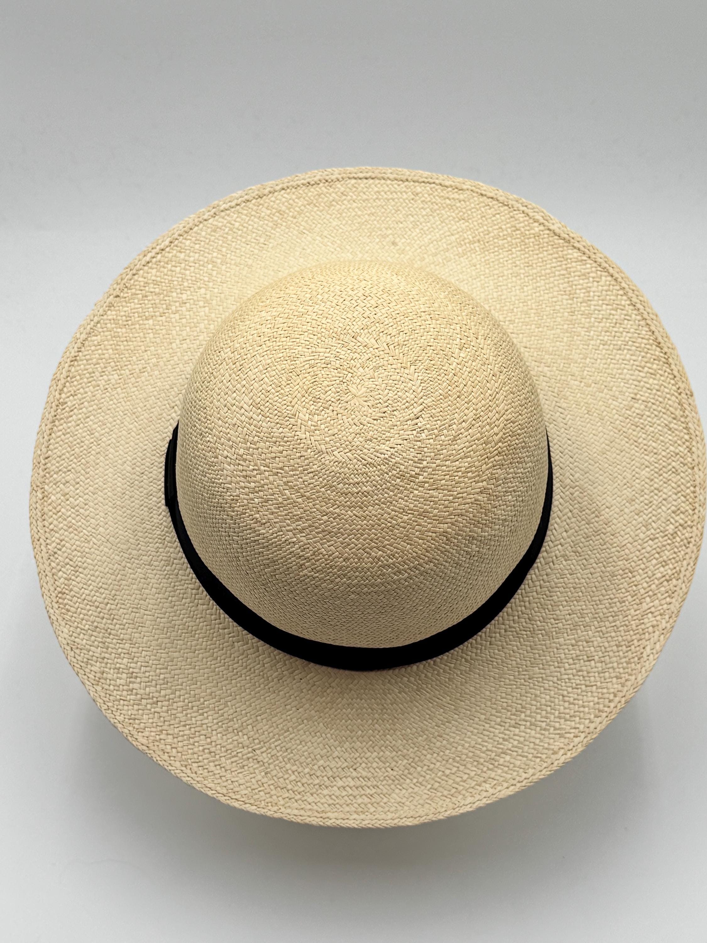 Handmade Montecristi Panama Hat – Wide Brim Paja Toquilla  display picture 3