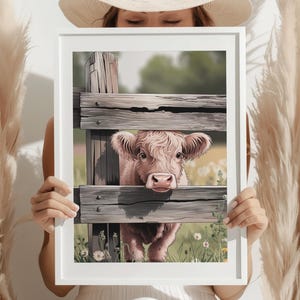 Baby Highland Kuh Kunst Poster, lebendiges Tier Poster, Bauernhausdekor, Wandkunst für Wohnzimmer, einzigartige Geschenkidee