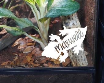 Custom Crested Gecko sticker, gepersonaliseerd hagedis naamplaatje, vinylsticker, cadeau voor reptieleigenaar, custom tank decor, dierenliefhebber autosticker