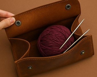 Estojo de couro para agulhas de tricô, Bolsa para projetos de crochê, Suporte dobrável para fios, Bolsa de couro para tricô, Estojo de crochê personalizado, Presente para tricoteira