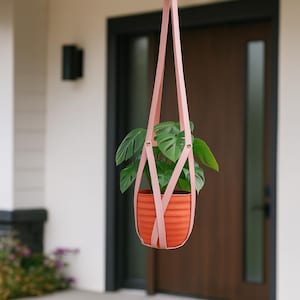 Leather plant hanger, Hanging plant holder indoor, Flower pot holder leather, Boho plant hanger decor, Modern leather plant sling