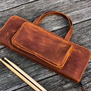 Etui personnalisé pour baguettes, Etui personnalisé pour baguettes, Etui pour baguettes en cuir, Accessoires pour batteur, Accessoires pour batterie, Baguette en cuir