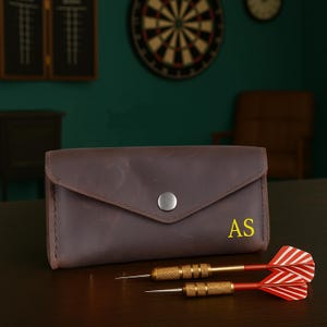 Personalized leather darts case, Leather dart wallet, Dart carrying case for steel tip darts, Custom dart sleeve, Darts set holder gift