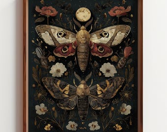Puede incluir: Impresión artística enmarcada con dos polillas con intrincados diseños de alas en tonos marrón, crema y rojo, sobre un fondo oscuro con flores y una luna llena. La obra de arte está encerrada en un marco de madera marrón.