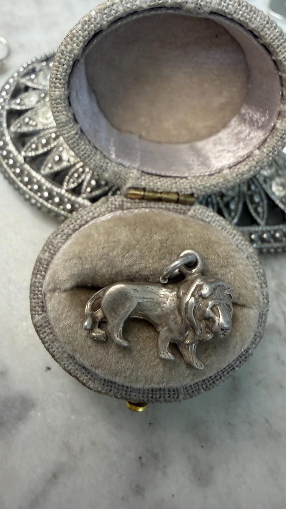 Vintage Silver Lion Charm Pendant