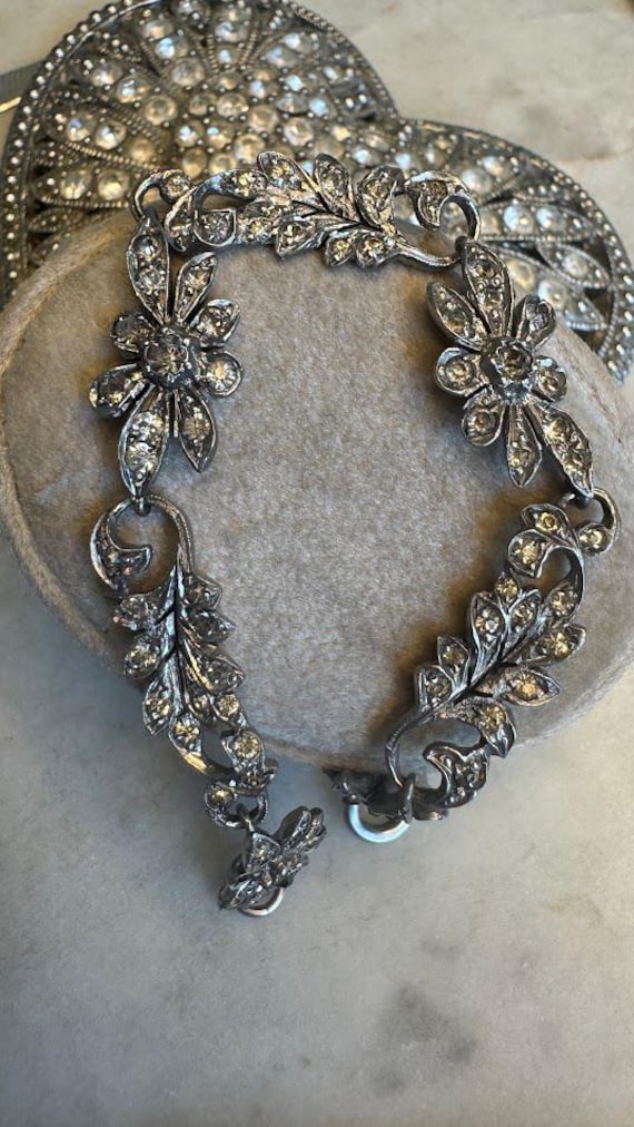 Vintage Antique Silver Leaf Design Bracelet