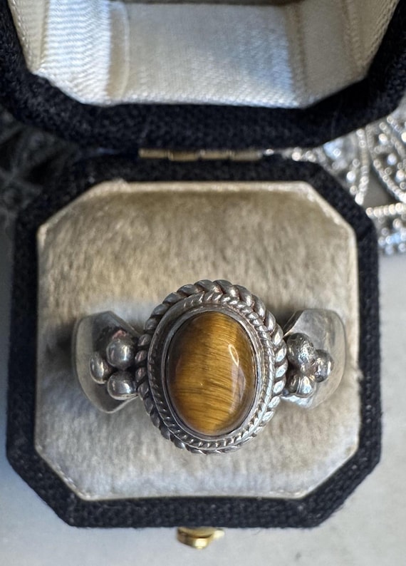 Vintage Silver Cat's Eye Ring