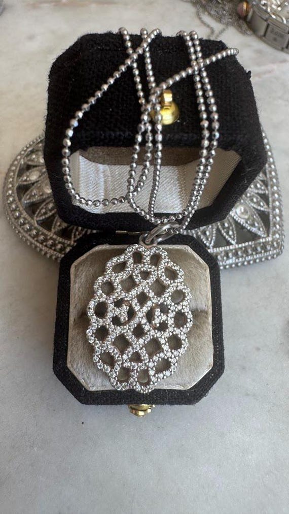 Vintage Silver Oval Design Pendant