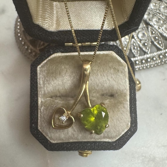 Vintage Gold Heart Peridot & Diamond Pendant Necklace