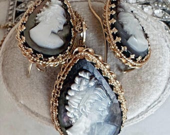 Vintage Antique Gold Cameo Pendant Set