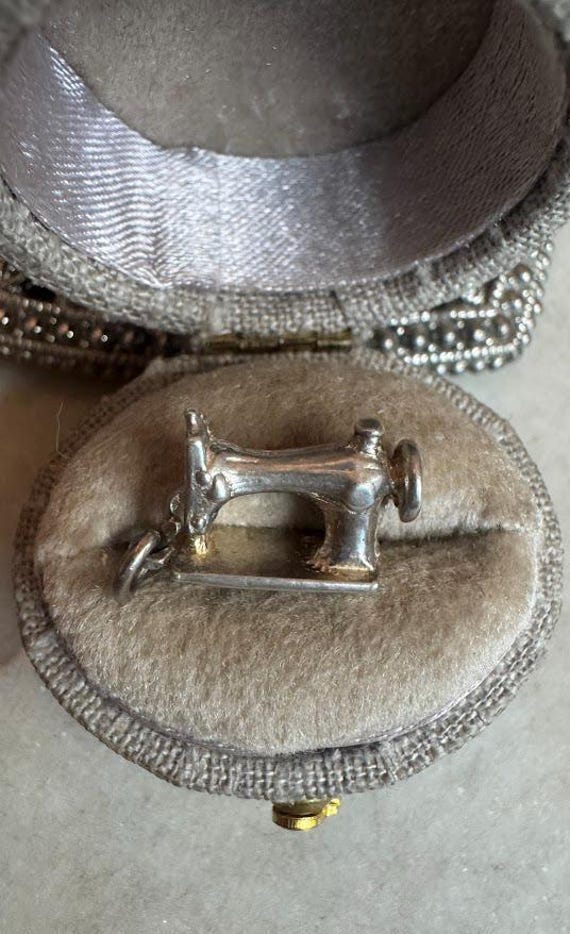 Vintage Antique Silver Sewing Machine Charm