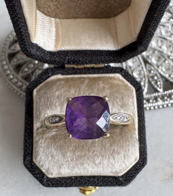 Amethyst & Diamond Gold Ring