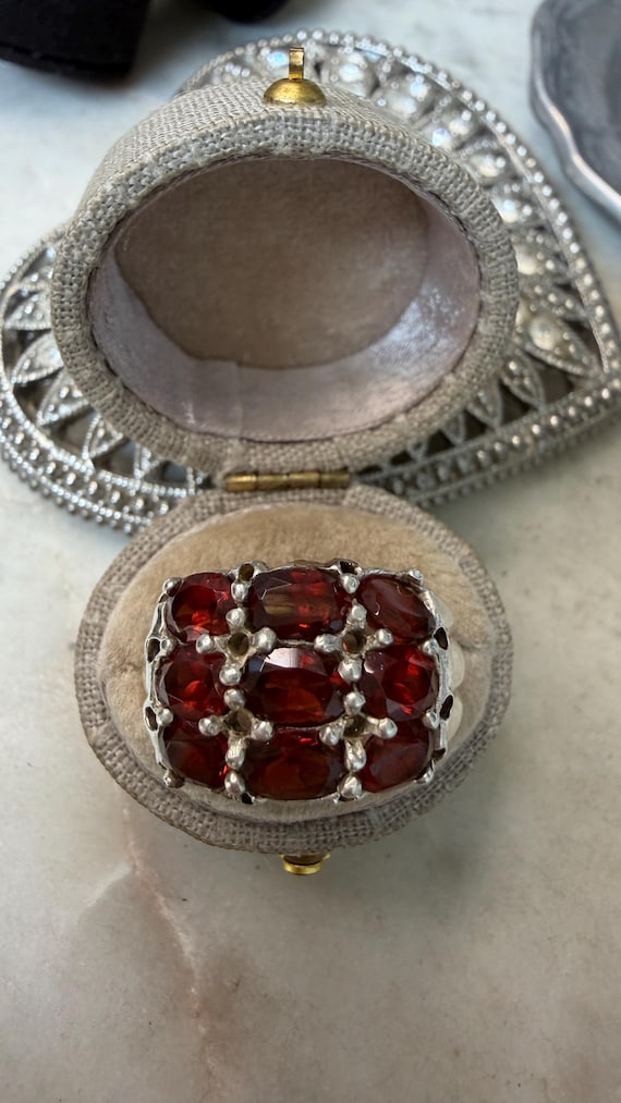 Vintage silver garnet ring