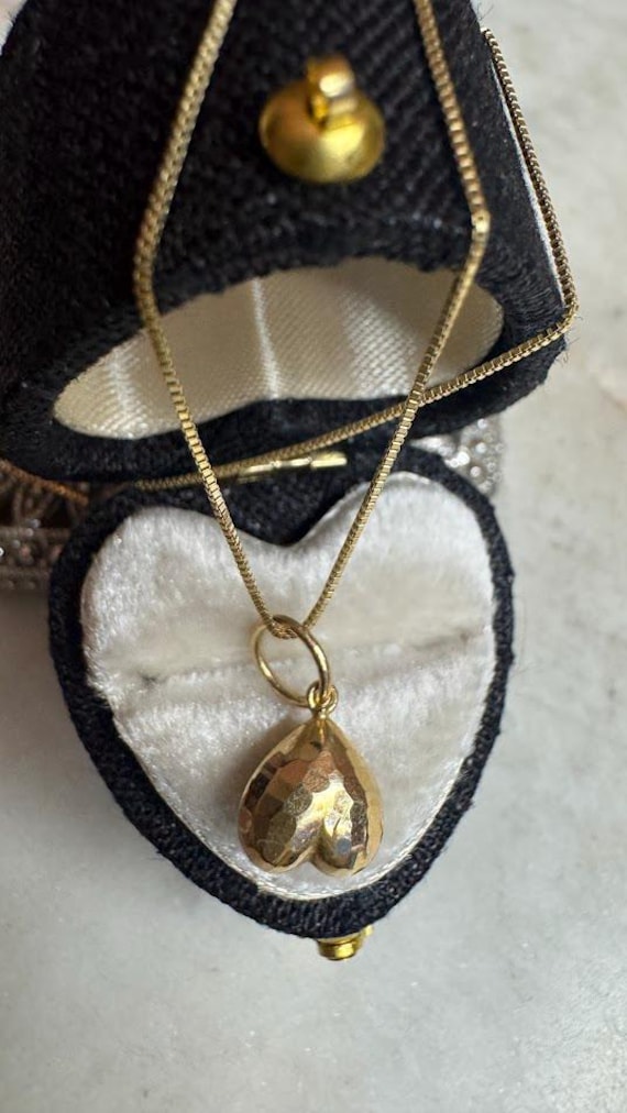 Vintage Gold Upside Down Heart Pendant Necklace