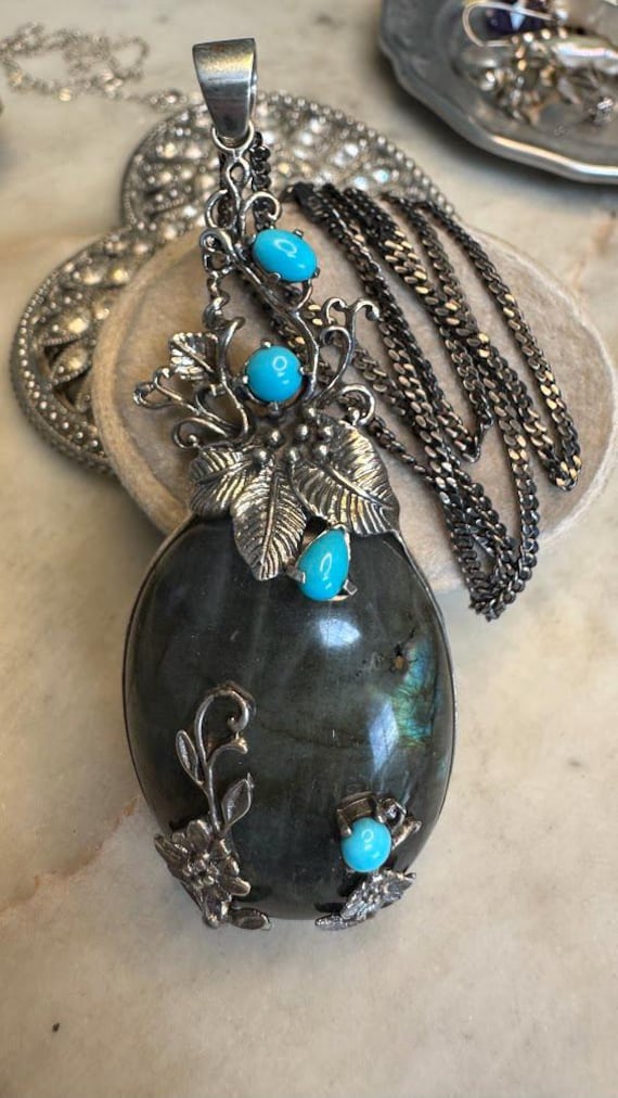 Vintage Silver Pear Shaped Labradorite Pendant Necklace