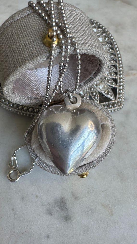 Vintage Silver Polished Heart Pendant Beaded Necklace