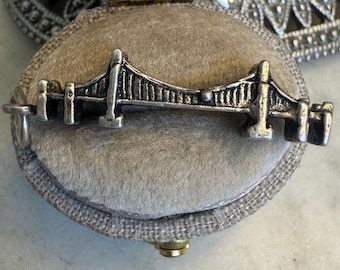 Ciondolo vintage in argento con ponte Mackinaw