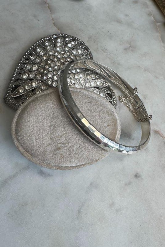 Vintage Silver Hammerede Finish Bangle Bracelet