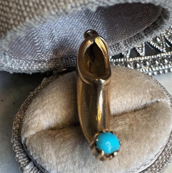 Vintage Antique Gold Aladdin Turquoise Charm