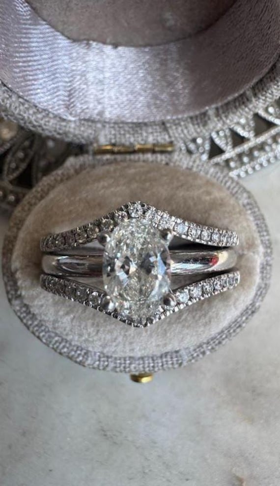 Vintage White Gold Oval NATURAL Diamond Engagement & Wedding Ring