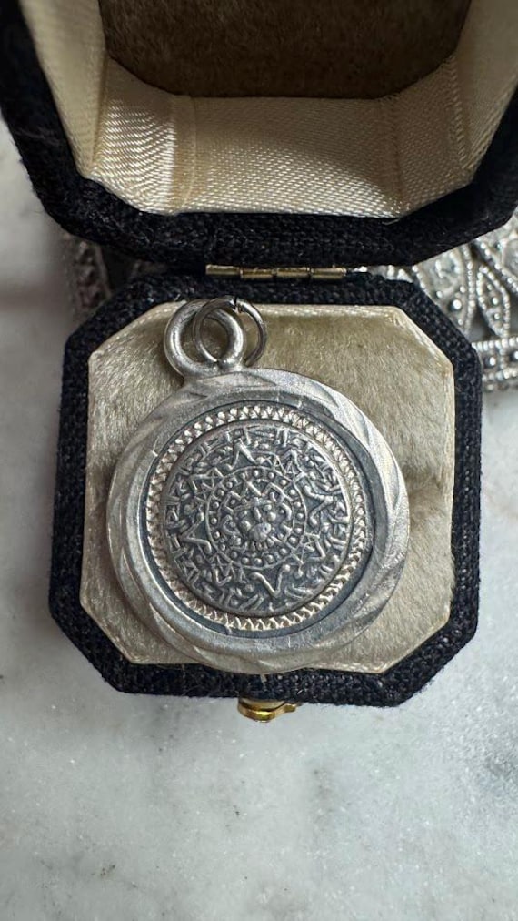 Vintage Silver Round Detailed Design Charm Pendant