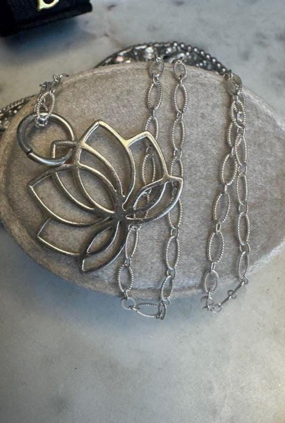 Vintage Silver Floral Pendant Necklace