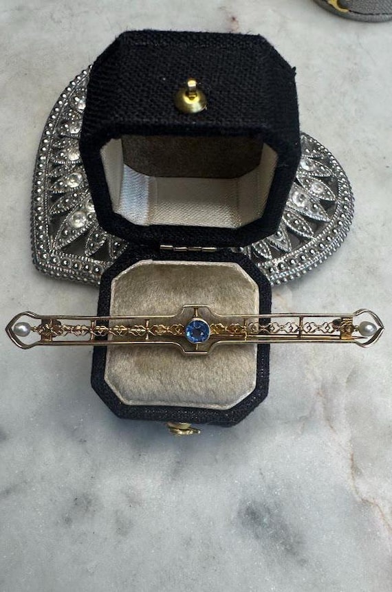 Vintage Gold Ceylon Sapphire Filigree Antique Brooch