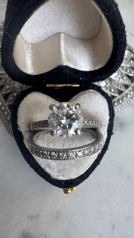 Platinum Round Brilliant Cut Natural Diamond Engagement and Wedding Band Ring