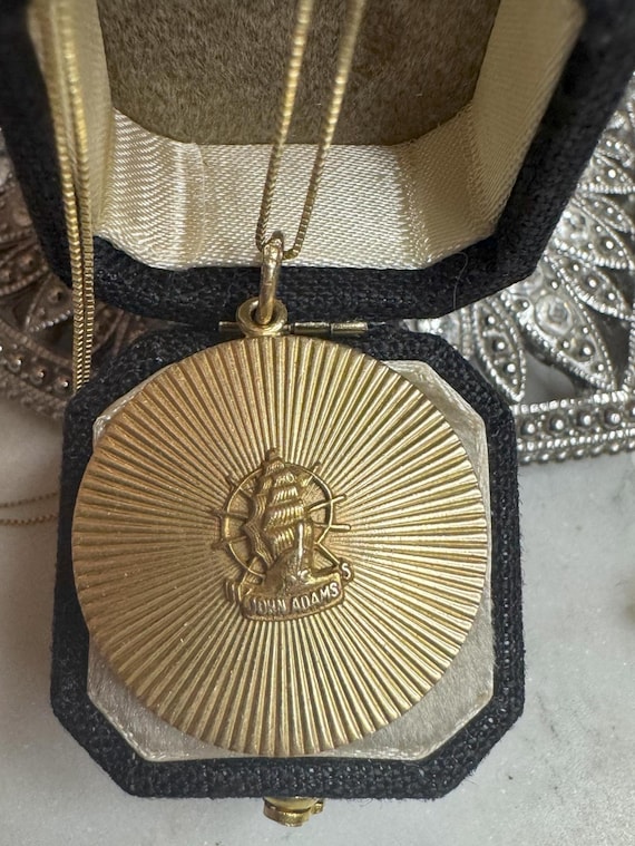 Vintage Gold Boat Charm Pendant Necklace