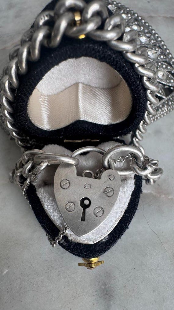 Vintage Antique Silver Heart Padlock United Kingdom Bracelet