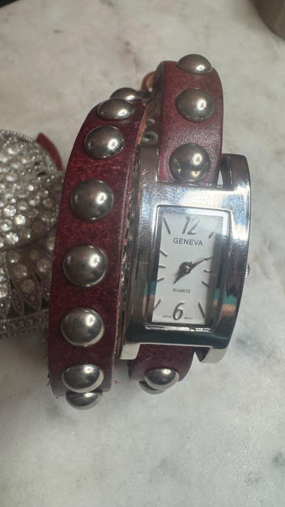 Vintage Geneva Leather Double Strap Watch