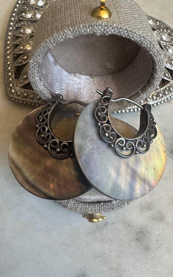 Vintage Silver Scroll Shell Design Earrings