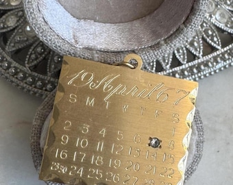 Vintage Gold Calendar Charm