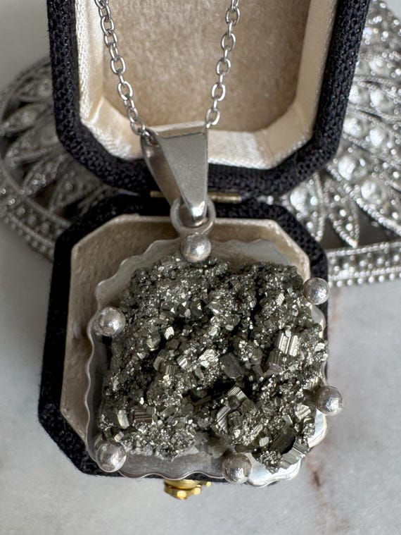 Vintage Mexican Silver Quartz Pendant Necklace